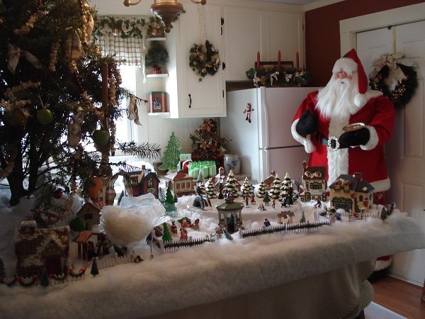 kleerview farm christmas
                  house